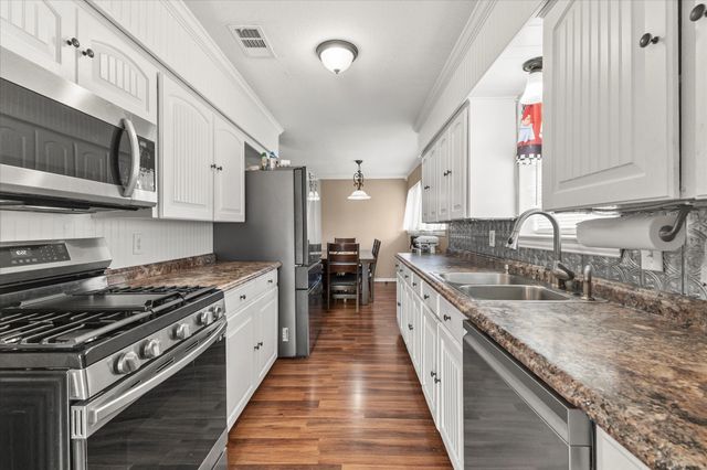 201 Collins Drive, Terrell, TX 75160