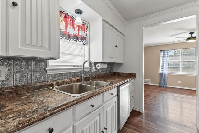 201 Collins Drive, Terrell, TX 75160