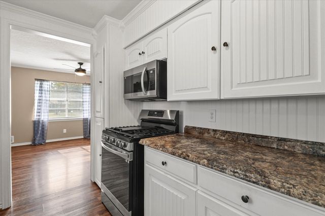 201 Collins Drive, Terrell, TX 75160