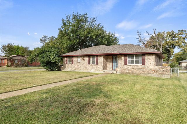 201 Collins Drive, Terrell, TX 75160