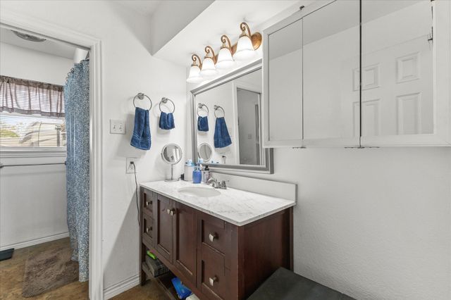 201 Collins Drive, Terrell, TX 75160