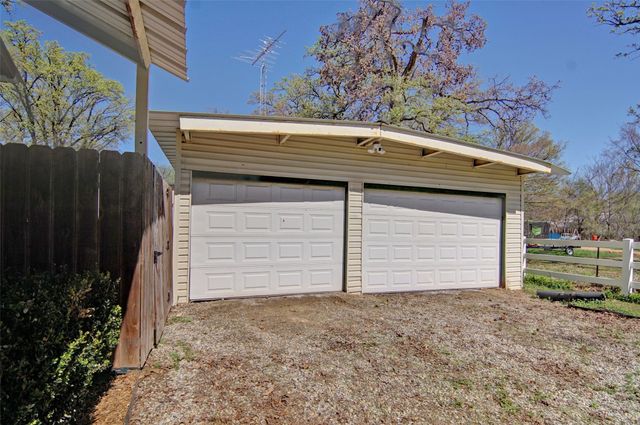 190 County Road 1975, Yantis, TX 75497