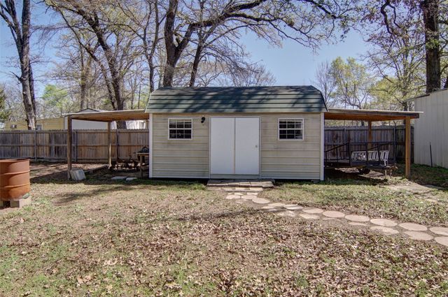 190 County Road 1975, Yantis, TX 75497