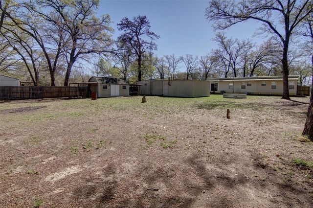 190 County Road 1975, Yantis, TX 75497