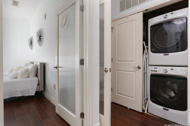 215 Center St Apt 109, San Antonio, TX 78202