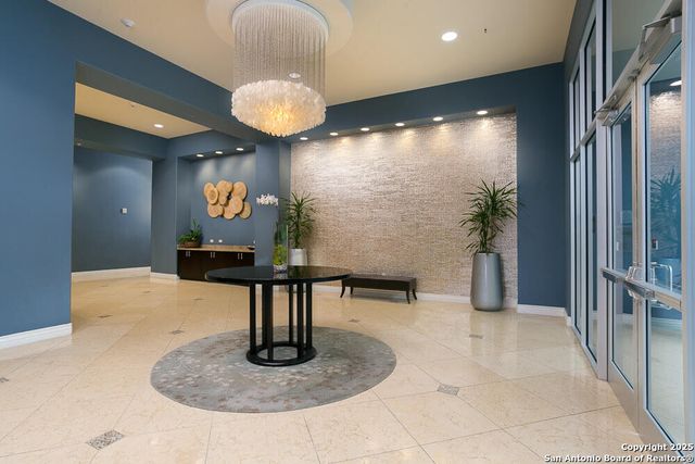 215 Center St Apt 109, San Antonio, TX 78202