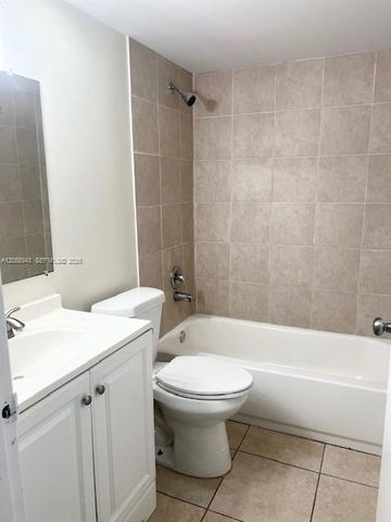 10757 Cleary Blvd 112, Plantation, FL 33324