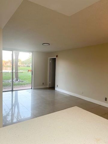 10757 Cleary Blvd 112, Plantation, FL 33324