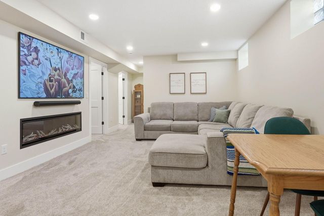 139 Spruce Street, Mahtomedi, MN 55115