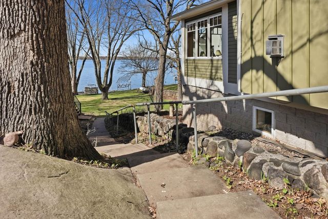 139 Spruce Street, Mahtomedi, MN 55115