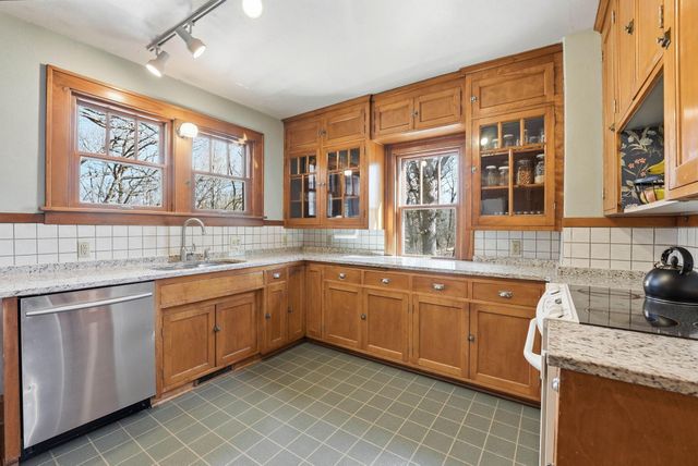 139 Spruce Street, Mahtomedi, MN 55115