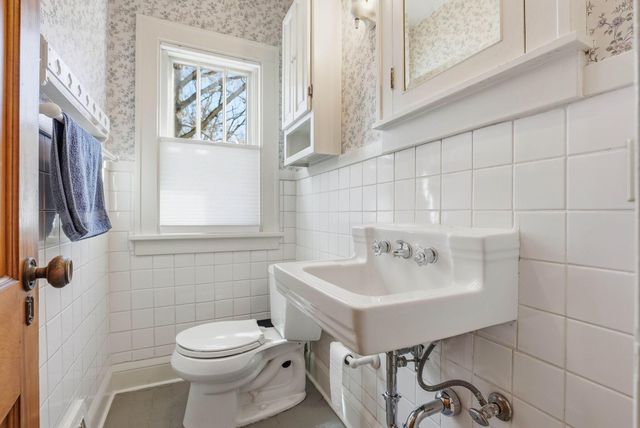 139 Spruce Street, Mahtomedi, MN 55115