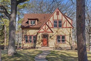 139 Spruce Street, Mahtomedi, MN 55115