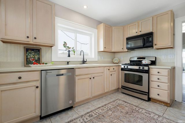 612 N State Street, Mishawaka, IN 46544