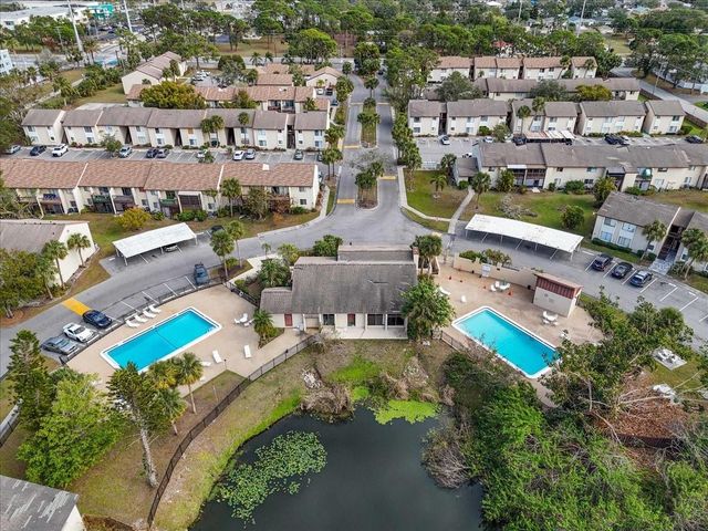 2701 HIDDEN LAKE DRIVE N E, Sarasota, FL 34237