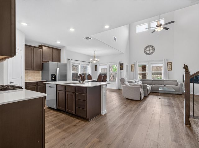 10616 Breezeway Drive, Aubrey, TX 76227