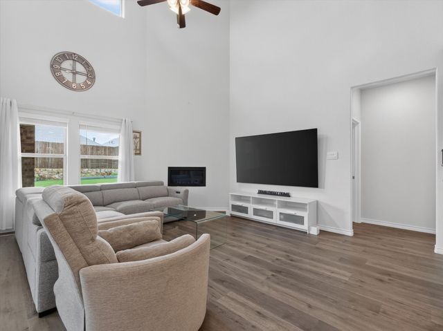 10616 Breezeway Drive, Aubrey, TX 76227