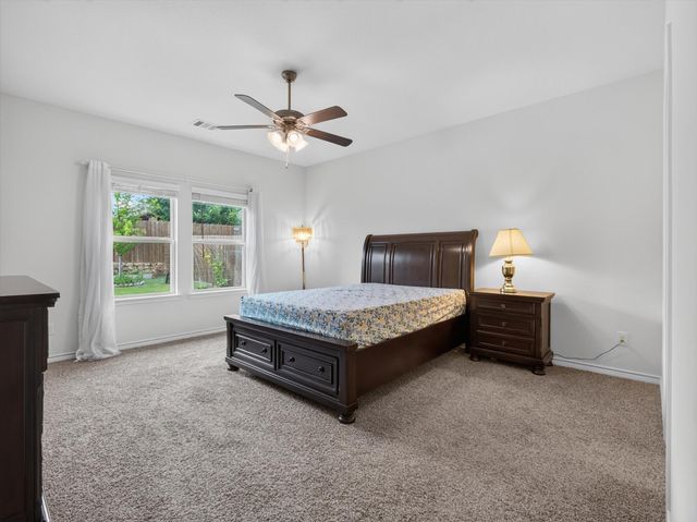 10616 Breezeway Drive, Aubrey, TX 76227