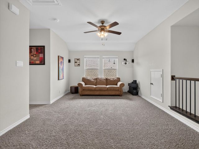 10616 Breezeway Drive, Aubrey, TX 76227