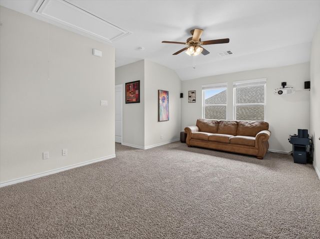 10616 Breezeway Drive, Aubrey, TX 76227