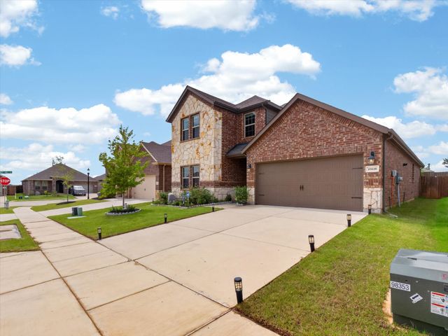 10616 Breezeway Drive, Aubrey, TX 76227