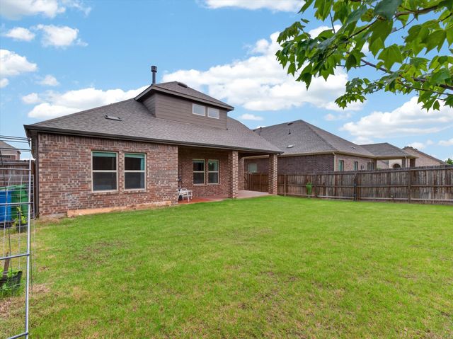 10616 Breezeway Drive, Aubrey, TX 76227