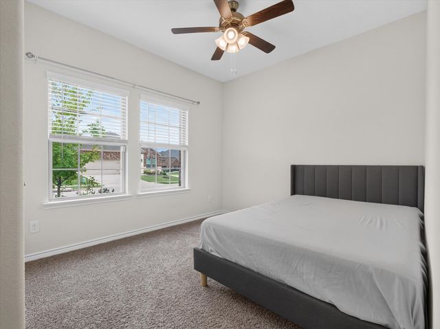 10616 Breezeway Drive, Aubrey, TX 76227
