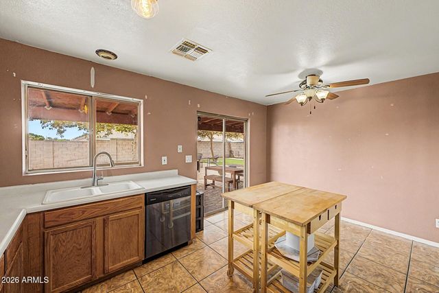 2046 S RENNICK Drive, Apache Junction, AZ 85120
