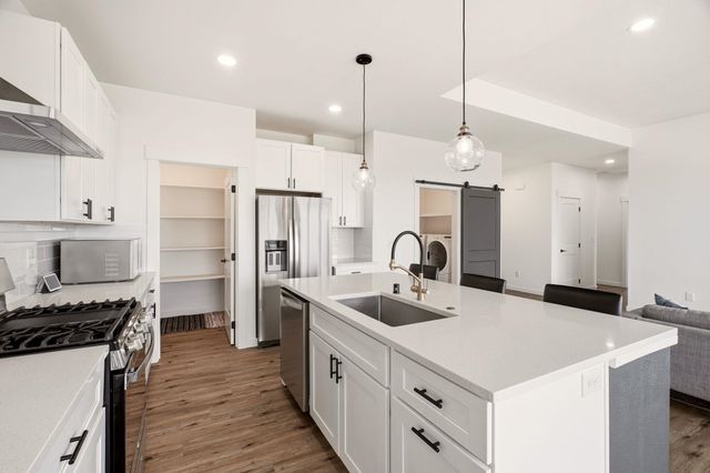 2417 Sunrise Dr, Cheney, WA 99004