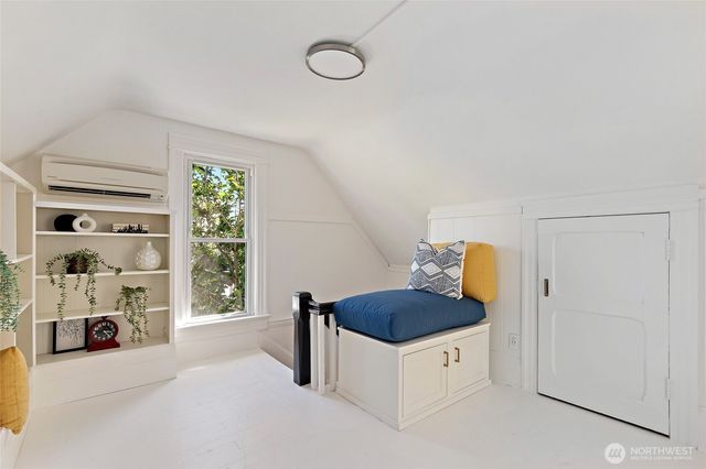 4048 37th Avenue S, Seattle, WA 98118