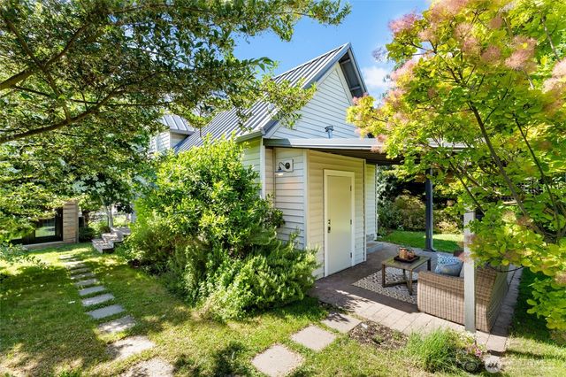 4048 37th Avenue S, Seattle, WA 98118