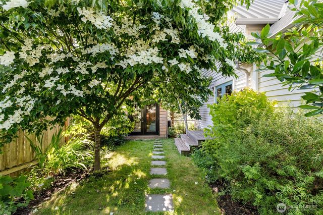 4048 37th Avenue S, Seattle, WA 98118