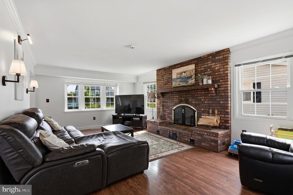 Image 5 of property listing at 12602 KILLIAN LN, Bowie, MD 20715