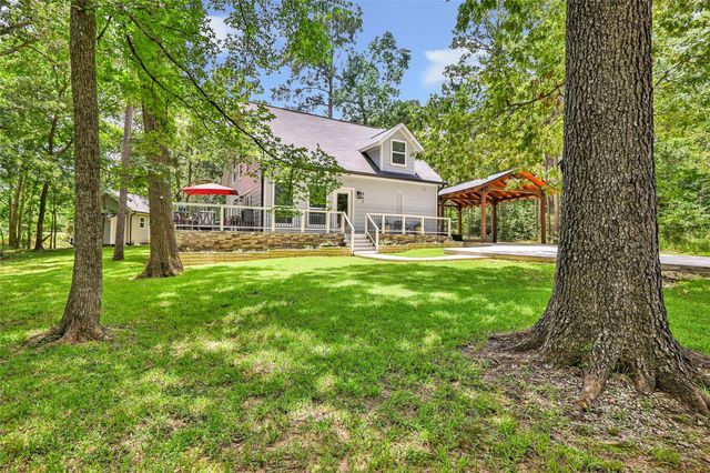 561 N Royale Greens Drive, Coldspring, TX 77331