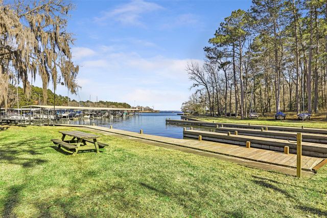 561 N Royale Greens Drive, Coldspring, TX 77331