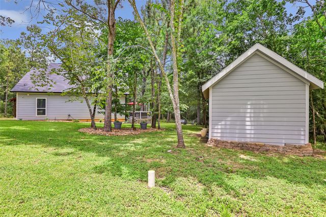 561 N Royale Greens Drive, Coldspring, TX 77331