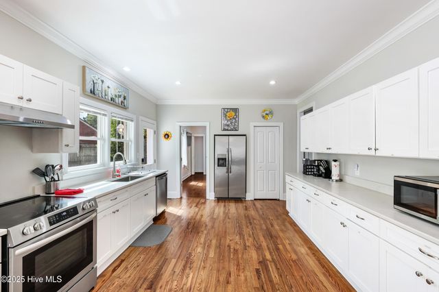 827 Colonial Drive, Wilmington, NC 28403