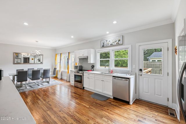 827 Colonial Drive, Wilmington, NC 28403