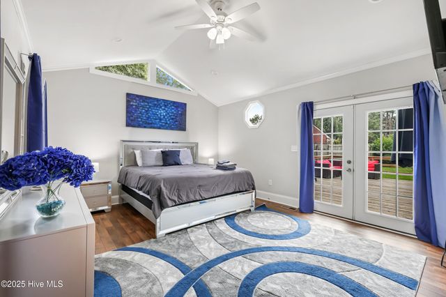 827 Colonial Drive, Wilmington, NC 28403