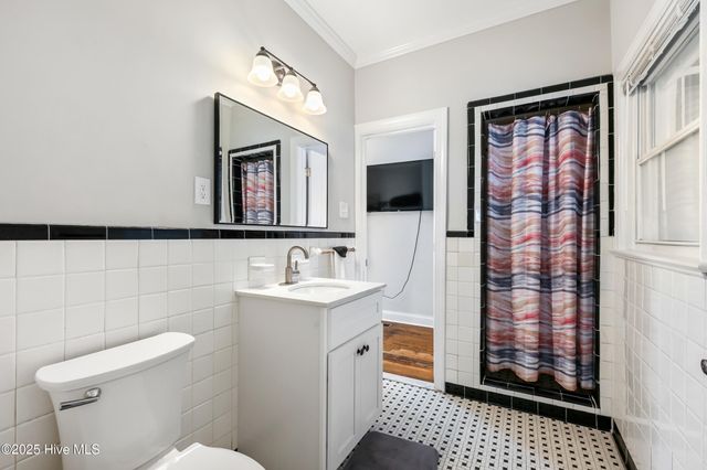 827 Colonial Drive, Wilmington, NC 28403