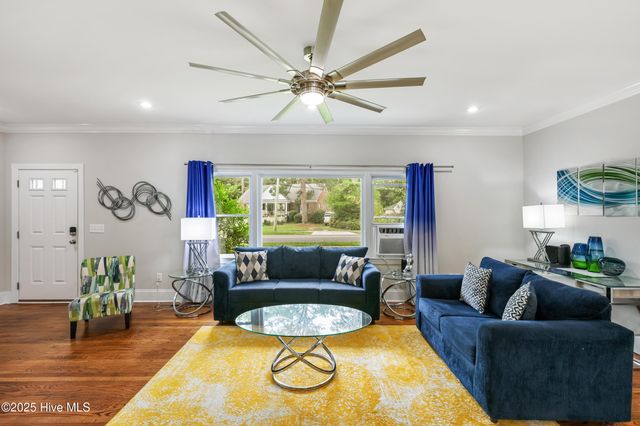 827 Colonial Drive, Wilmington, NC 28403