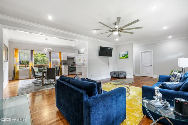 827 Colonial Drive, Wilmington, NC 28403