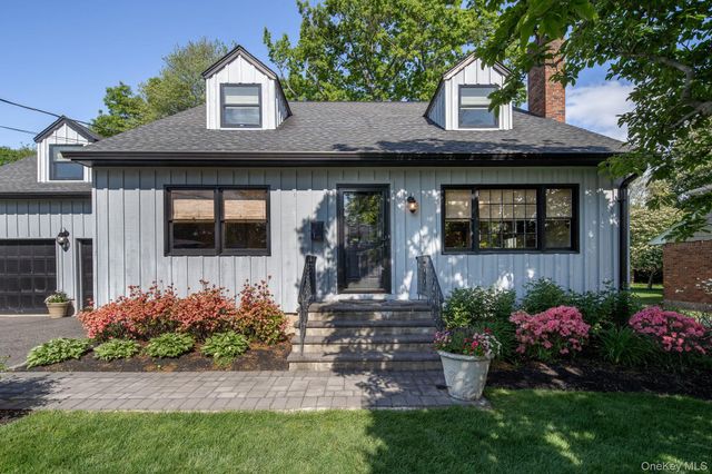 1 Seawanhaka Place, Oyster Bay, NY 11771