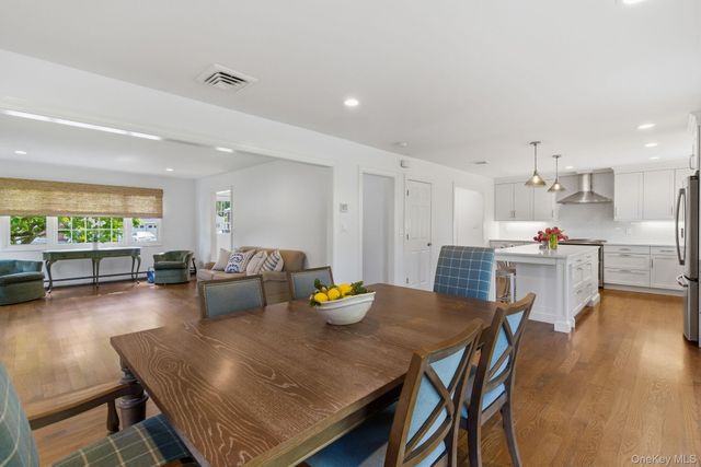 1 Seawanhaka Place, Oyster Bay, NY 11771