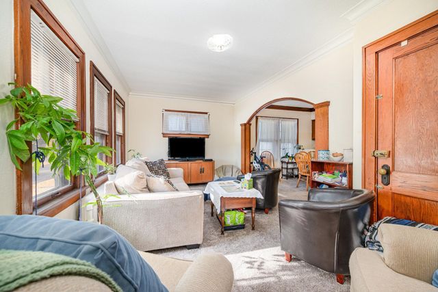 1377 Randolph Avenue, Saint Paul, MN 55105