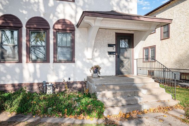 1377 Randolph Avenue, Saint Paul, MN 55105