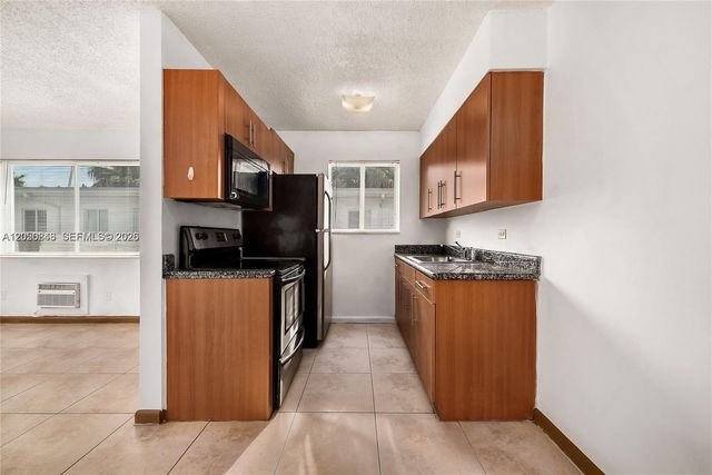 932 Moffett Street 6, Hallandale Beach, FL 33009