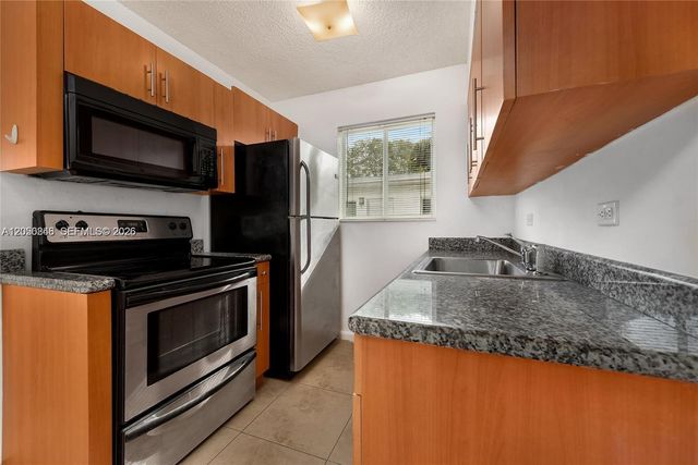 932 Moffett Street 6, Hallandale Beach, FL 33009