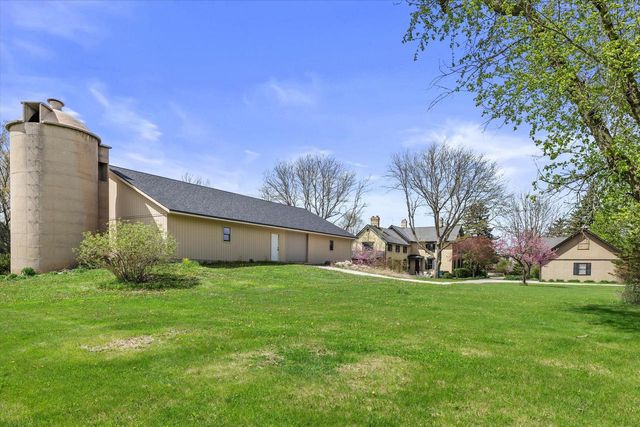 N72W13449 Good Hope ROAD, Menomonee Falls, WI 53051