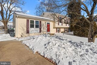 6 OLD FENCE LN, Newark, DE 19702